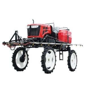 Self-propelled sprayer for rice fields